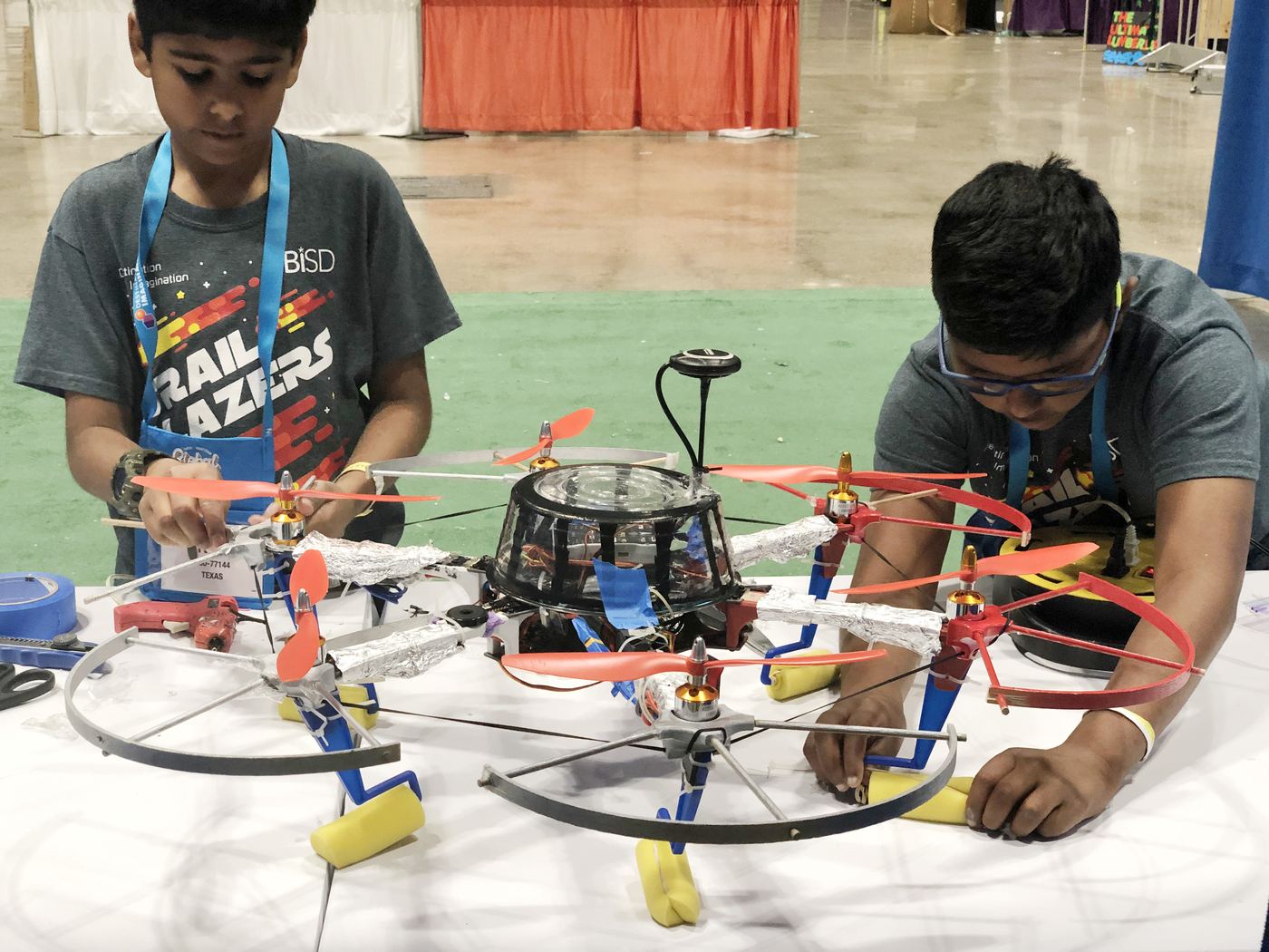Vivaan: Trailblazers DI "On Target" (2018-19 Season) Vivaan of Trailblazers DI: the taxi-to-limousine transformation and technical builds, "On Target" Technical Challenge (2018-19 Season), photo 5 of 6