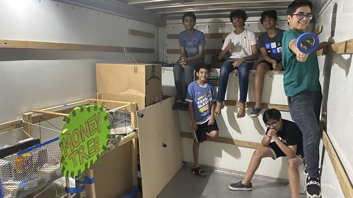 Vivaan: Trailblazers DI "Piece By Piece" (2022-23 Season) Vivaan of Trailblazers DI: the taxi-to-limousine transformation and technical builds, "Piece By Piece" Technical Challenge (2022-23 Season), photo 2 of 2