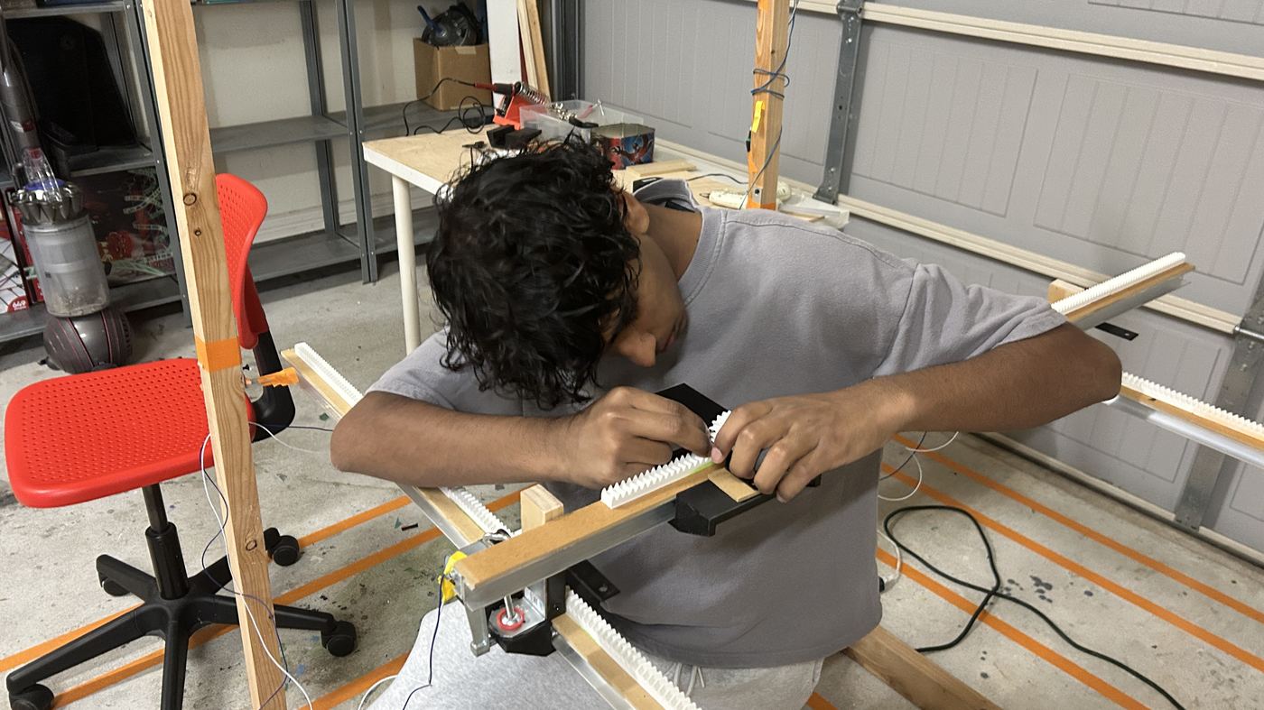 Vivaan: Trailblazers DI "Breaking Point" (2024-25 Season) Vivaan of Trailblazers DI: the taxi-to-limousine transformation and technical builds, "Breaking Point" Technical Challenge (2024-25 Season), photo 4 of 14
