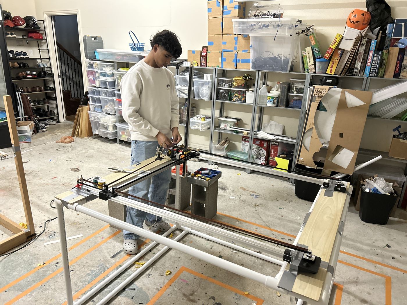 Vivaan: Trailblazers DI "Breaking Point" (2024-25 Season) Vivaan of Trailblazers DI: the taxi-to-limousine transformation and technical builds, "Breaking Point" Technical Challenge (2024-25 Season), photo 9 of 14
